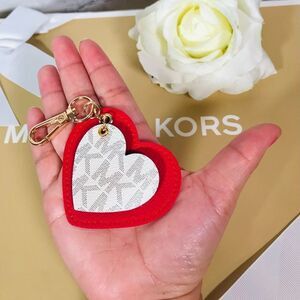 Michael kors HEART CHARM RED